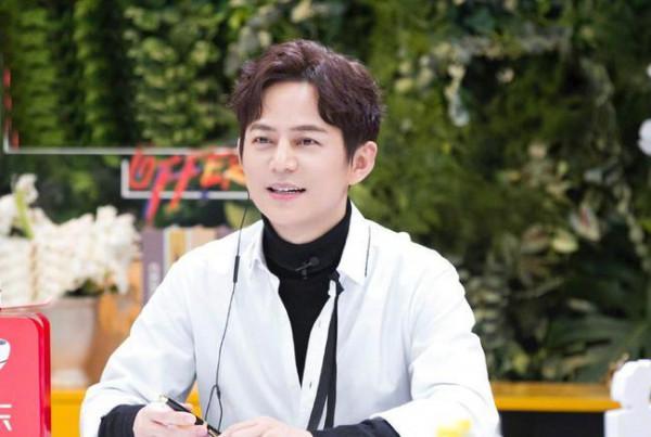 何炅主持了兩季《令人心動的offer》，第三季退出的原因是什麼？