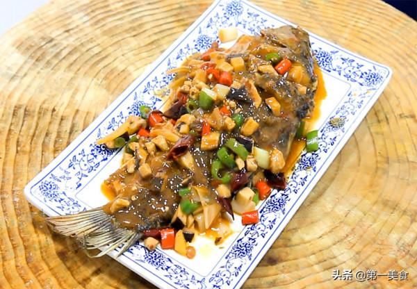 鯽魚別再燉湯了，廚師長教你做乾燒鯽魚，鮮嫩入味，連魚骨都能嚼