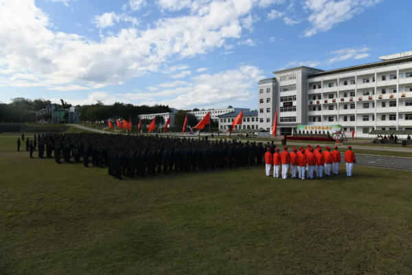 燃爆！！“十個關鍵詞”解鎖火箭軍某部軍體運動會