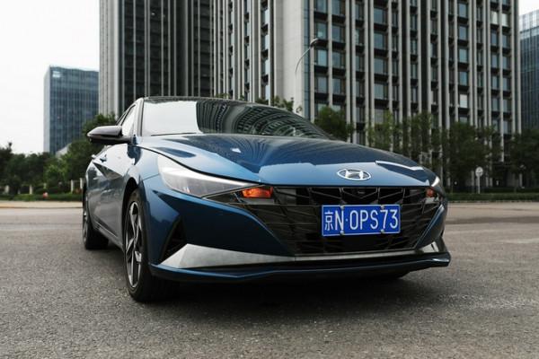 月薪1萬的人怎樣看待經濟適用的車？帶著問題試駕第七代伊蘭特