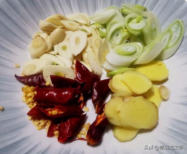 酸白菜豬肉燉粉條，做起來簡單又好吃