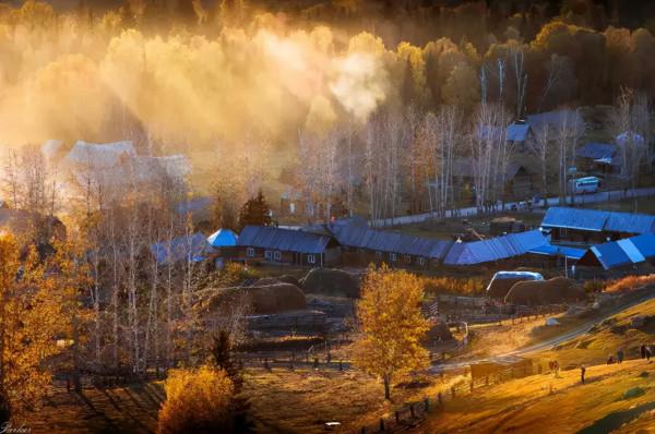 9月去正好！適合小住幾日的8座絕美古鎮，人少景美，清幽安逸