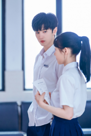 羨入四月！你是人間四月天，也是我的周斯越