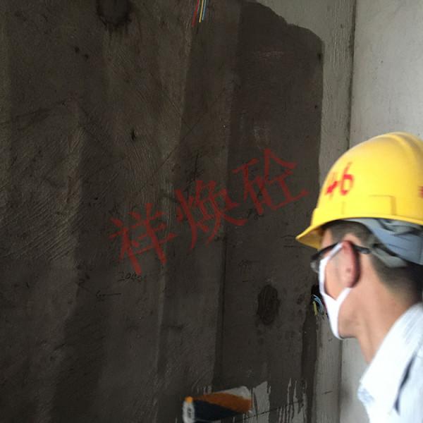 怎麼處理牆面起砂？不用請工人，一站式解決！「牆面起砂硬化劑」