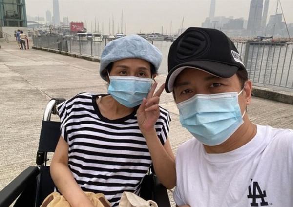 50歲港星全家移民英國後陷入困難！租不到房子，子女找不到學校