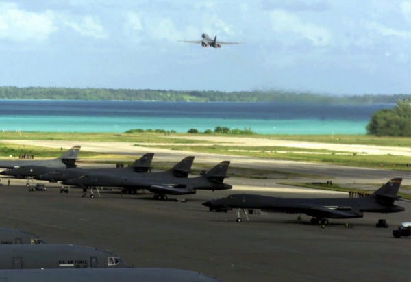 以牙還牙！美軍戰略轟炸機B-1B威懾中國，該派殲-16出場了