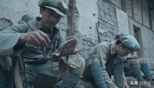 左權質問營長:重大情況為何不報告?一查,送信的戰士睡著了 左權質問營長:重大情況為何不報告?一查,送信的戰士睡著了