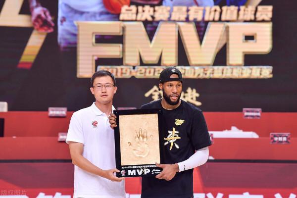 廣東宏遠欲引新援，兩種聲音無法忽視