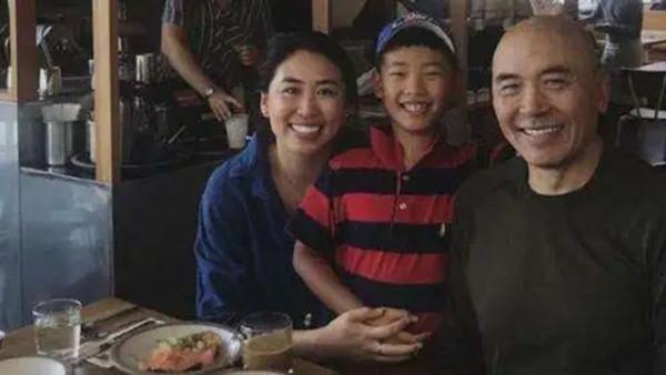 郎平女兒曬與弟弟合照，父親白帆為照顧她15年不娶，60歲2婚生子