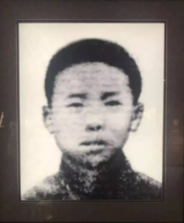 不願跪著生情願立著死 不願跪著生情願立著死