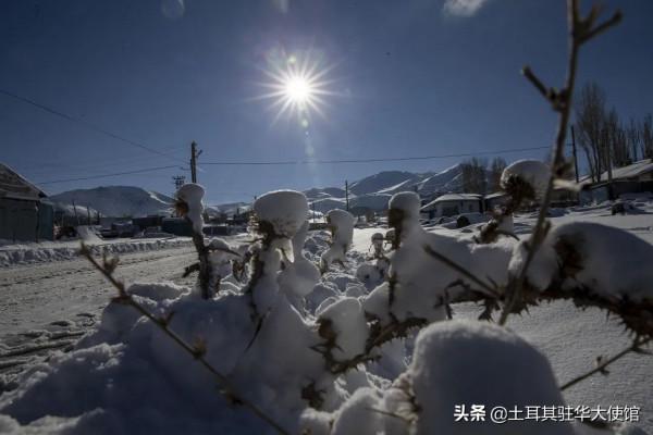 冬天來了：冬季的第一場雪覆蓋了土耳其