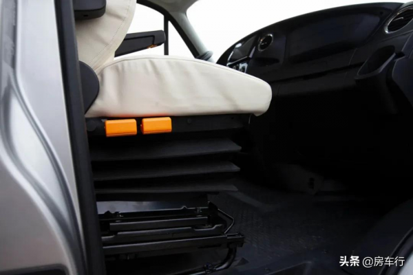 高顏值、高配置還帶乾溼分離衛浴間，高性價比的大馳T型房車來了