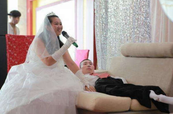 馬來西亞美女不顧父母勸阻,嫁給河北癱瘓小夥,8年過去怎麼樣了 馬來西亞美女不顧父母勸阻,嫁給河北癱瘓小夥,8年過去怎麼樣了