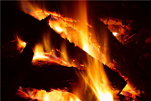 多地禁柴封灶！具體哪些地區已經實行？農村禁止燒柴火了嗎？