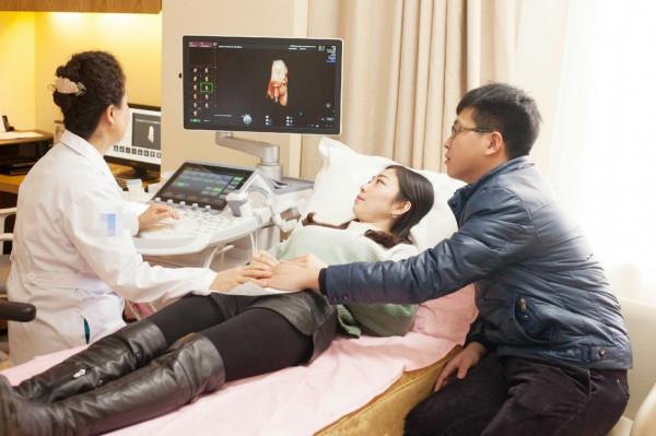 肚子裡的胎兒發育緩慢，或與孕媽的三個行為有關，別抱有僥倖心理