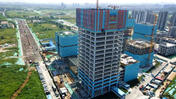 收穫城市新地標！中建八局多個專案迎來封頂時刻