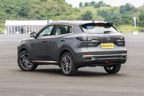 長安CS55PLUS:造型運動,搭載1.5T+7DCT,配置討喜,適合年輕人 長安CS55PLUS:造型運動,搭載1.5T+7DCT,配置討喜,適合年輕人