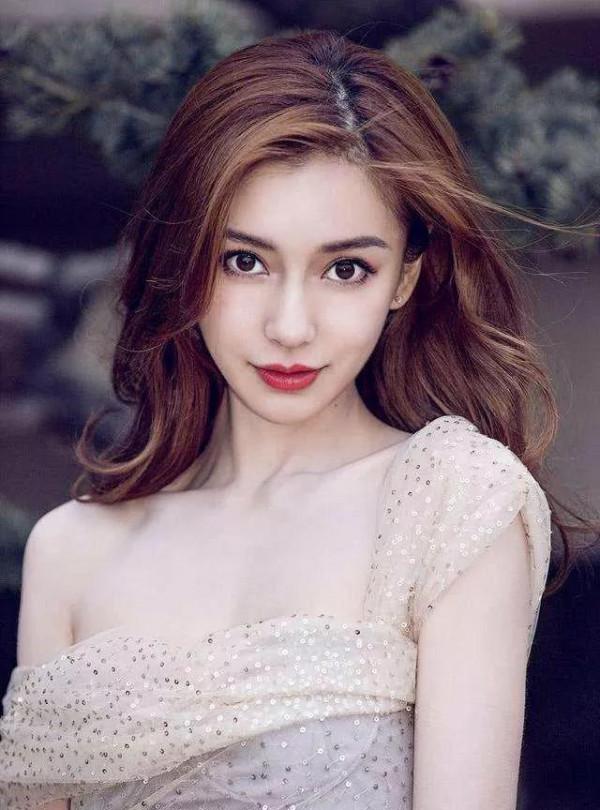 楊穎整過容嗎？