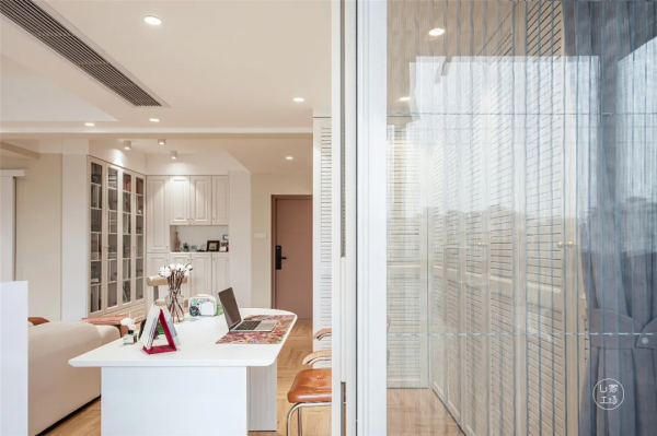 獨居女生的家長啥樣？餐廳變玄關，小清新混搭風也太美了