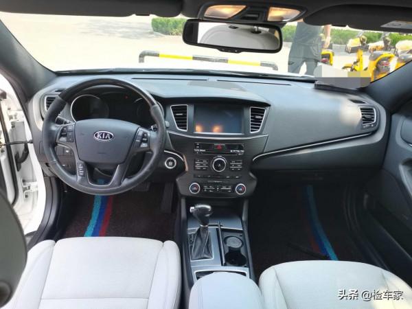 起亞K7見過嗎？當年30萬的韓系旗艦如今8萬即可擁有，網友：凱尊