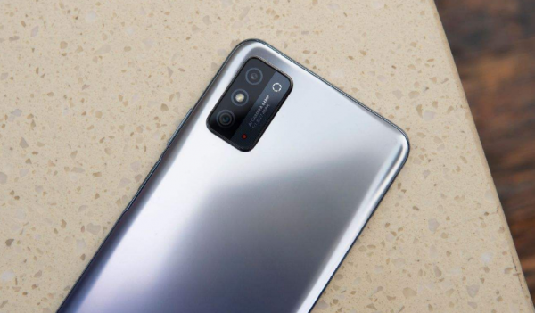 因為收音機功能，我入手了榮耀X30Max，這配置很多旗艦機都閹割了