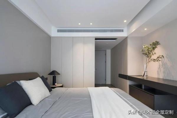 145㎡都市理想居所，清爽大方、極盡現代簡約之美