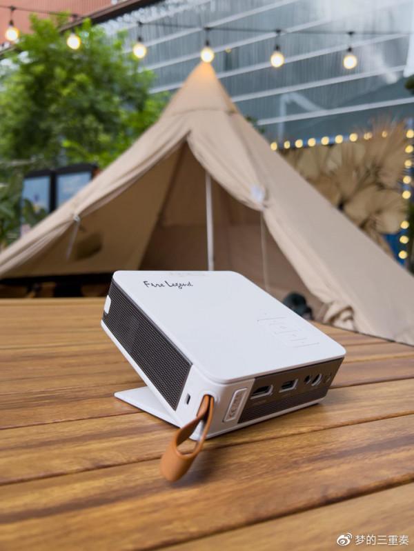 能裝進揹包的“家庭影院”，宏碁 PV11a 掌上投影儀分享體驗