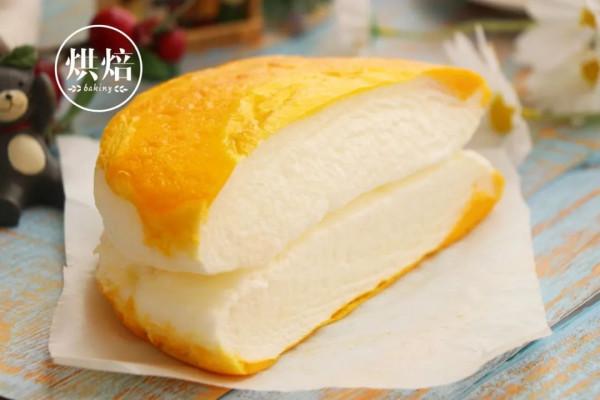 用平底鍋煎了個蛋糕 播放量一不小心上了千萬 軟軟呼呼像雲朵