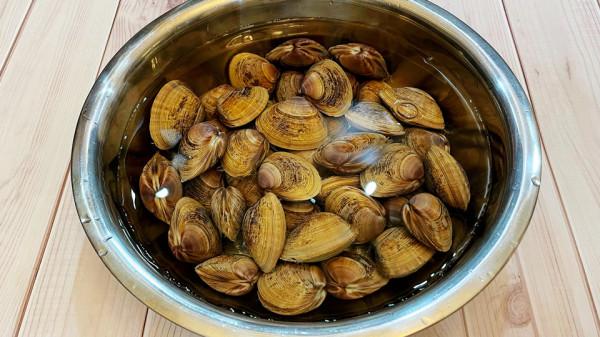 3分鐘即可上桌的海鮮湯，味道鮮美肉質細嫩營養豐富，做法超簡單