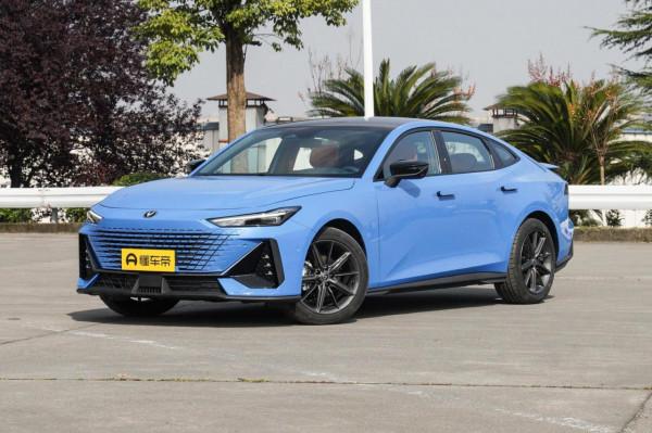 新車 &vert; 年輕人運動家轎！長安UNI-V開啟預訂，先享預訂價13&period;49萬元