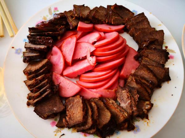 老婆同事來玩，我做8道菜招待，大家都不淡定：好想有這樣的老公