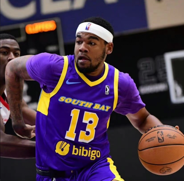 詹皇里程碑時刻，佩林卡送上一份大禮！豪組12大後衛能湊三桌麻將