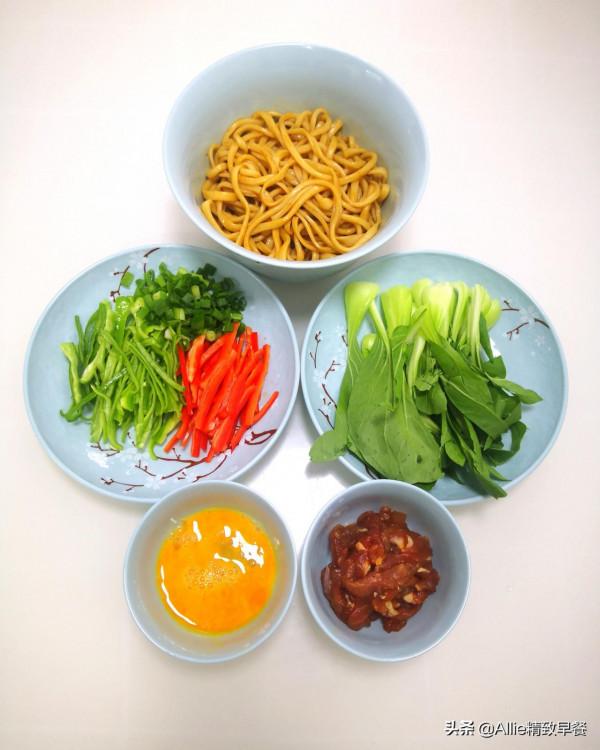 家常炒拉麵有技巧，這樣做比麵館都好吃還不油膩，食材多，真營養