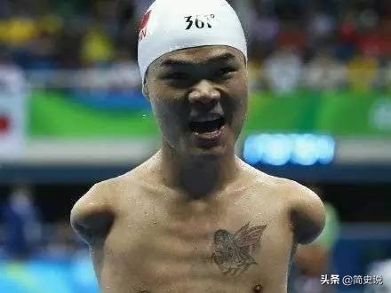 雲南90後少年，失去雙臂身殘志堅，八年磨一劍身披國旗征戰賽場