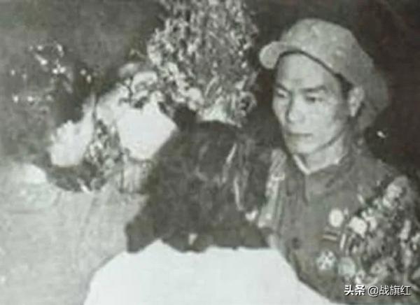 一級戰鬥英雄有多強？譚秉雲一人擋住美軍一個師，5位元帥敬酒