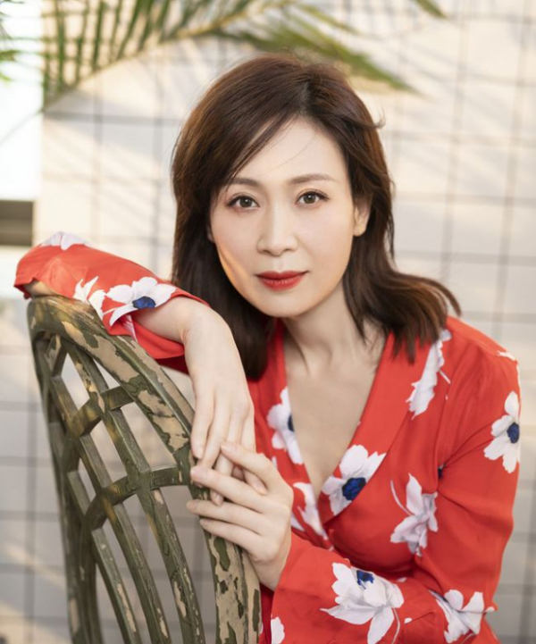 《三生》中錢潔出鏡不多，王麗坤和她年輕時的顏值比，優勢都不大