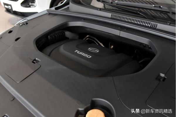 外形時尚配置科技，空間不小動力夠用，8萬級寶駿RS-3怎麼樣