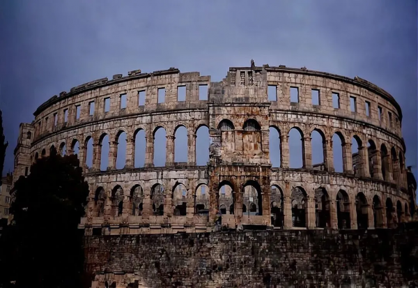 古 建 築，遠 比 你 想 象 更 驚 豔