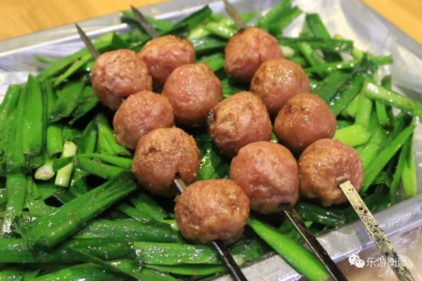 吊爐燒烤，用獨家秘訣研製，是冬日裡的一方人間風味