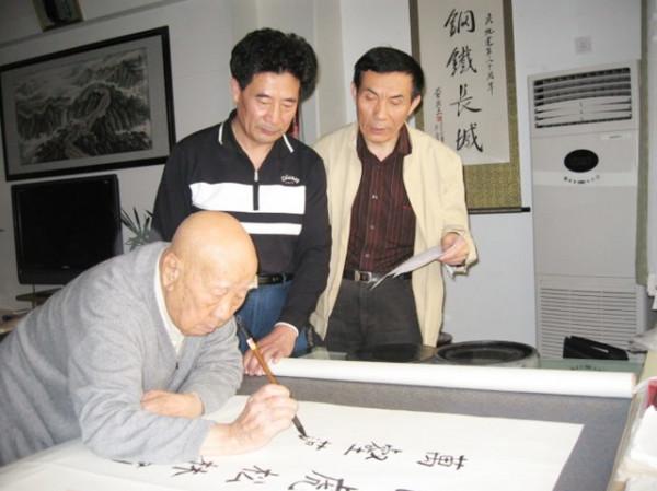 “開國將軍”102歲曾思玉養生秘訣：4大習慣，樂活百年