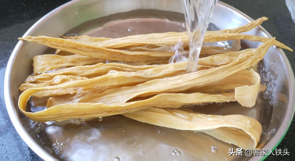 廣式羊肉煲正宗做法，掌握好關鍵一步，皮爽肉香味美，越吃越過癮