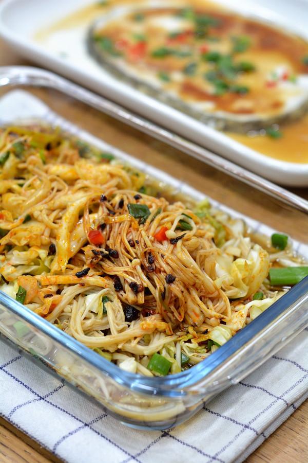 冬天多吃一道蒸菜，8分鐘出鍋脆嫩可口，有老乾媽味道提升一大截