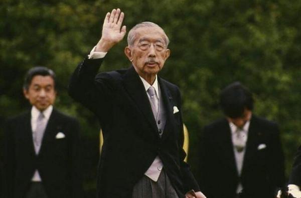 裕仁天皇去世後，日本希望中國派代表團前往弔唁，我國如何回覆？