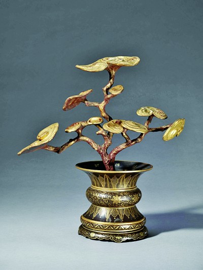 朱豔華綺：從乾隆朝宮廷漆器窺清代漆工藝