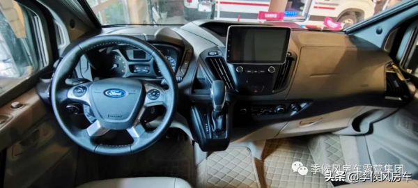 江鈴福特途睿歐升頂房車,不足5米卻能4人睡臥,還可進地庫 江鈴福特途睿歐升頂房車,不足5米卻能4人睡臥,還可進地庫