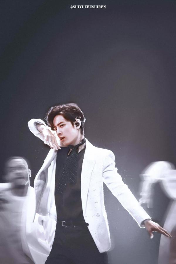 #肖戰#東方衛視跨年夜《神奇》舞臺,美圖合集共19張,喜歡自取 #肖戰#東方衛視跨年夜《神奇》舞臺,美圖合集共19張,喜歡自取