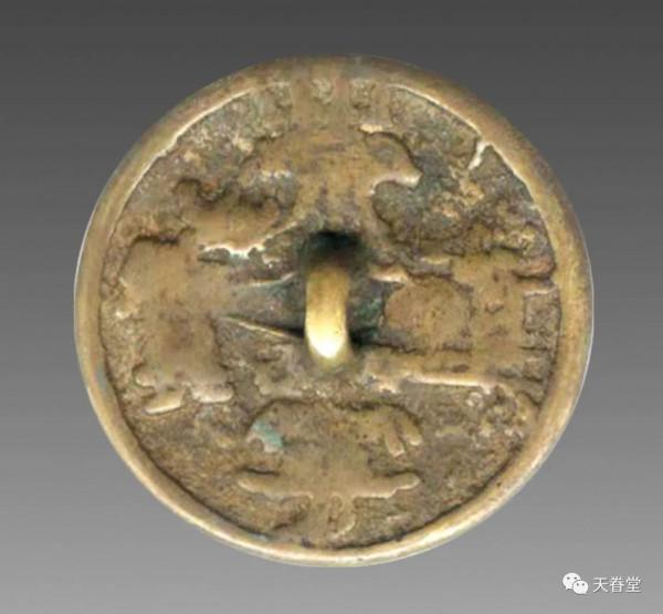 鏡子上的古錢 鏡子上的古錢