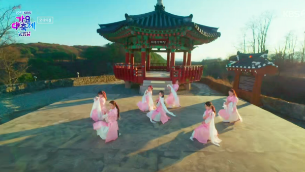 年末舞臺扯下韓娛遮羞布，顏值低、實力差還抄襲，韓國愛豆不行了