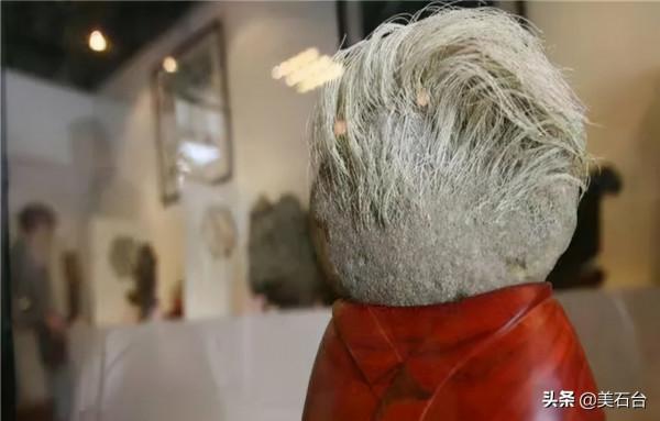 1987年,月薪35元的他花18000元買來一塊白髮石,現在價值3000萬 1987年,月薪35元的他花18000元買來一塊白髮石,現在價值3000萬