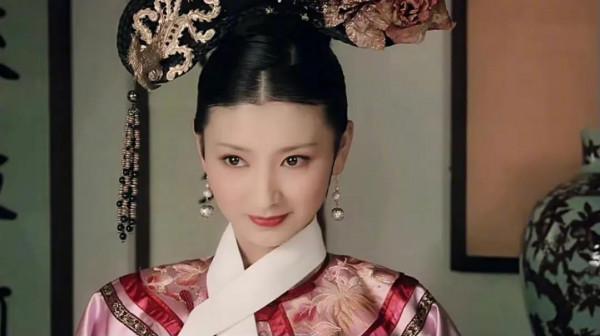 甄嬛傳沒火起來的演員：流朱26歲，剪秋才25歲，眉莊演鞠婧禕的媽